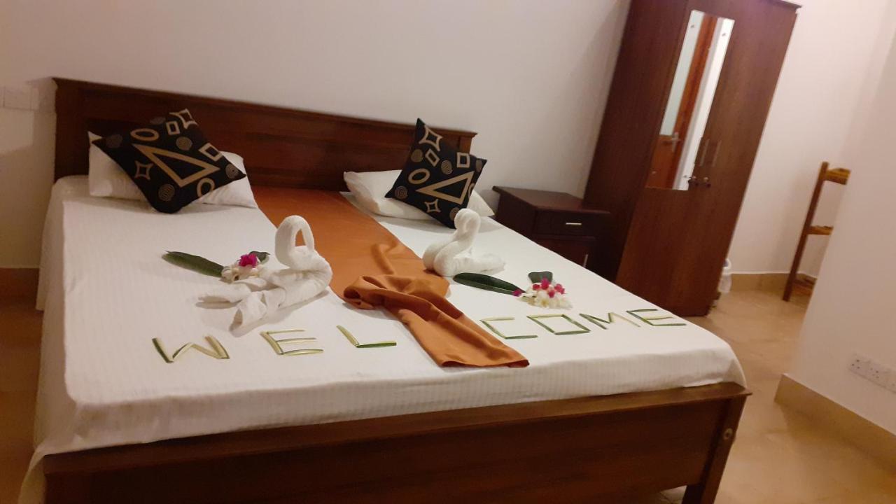 Nirukthie Beach Resort & Restaurant Kalpitiya Buitenkant foto