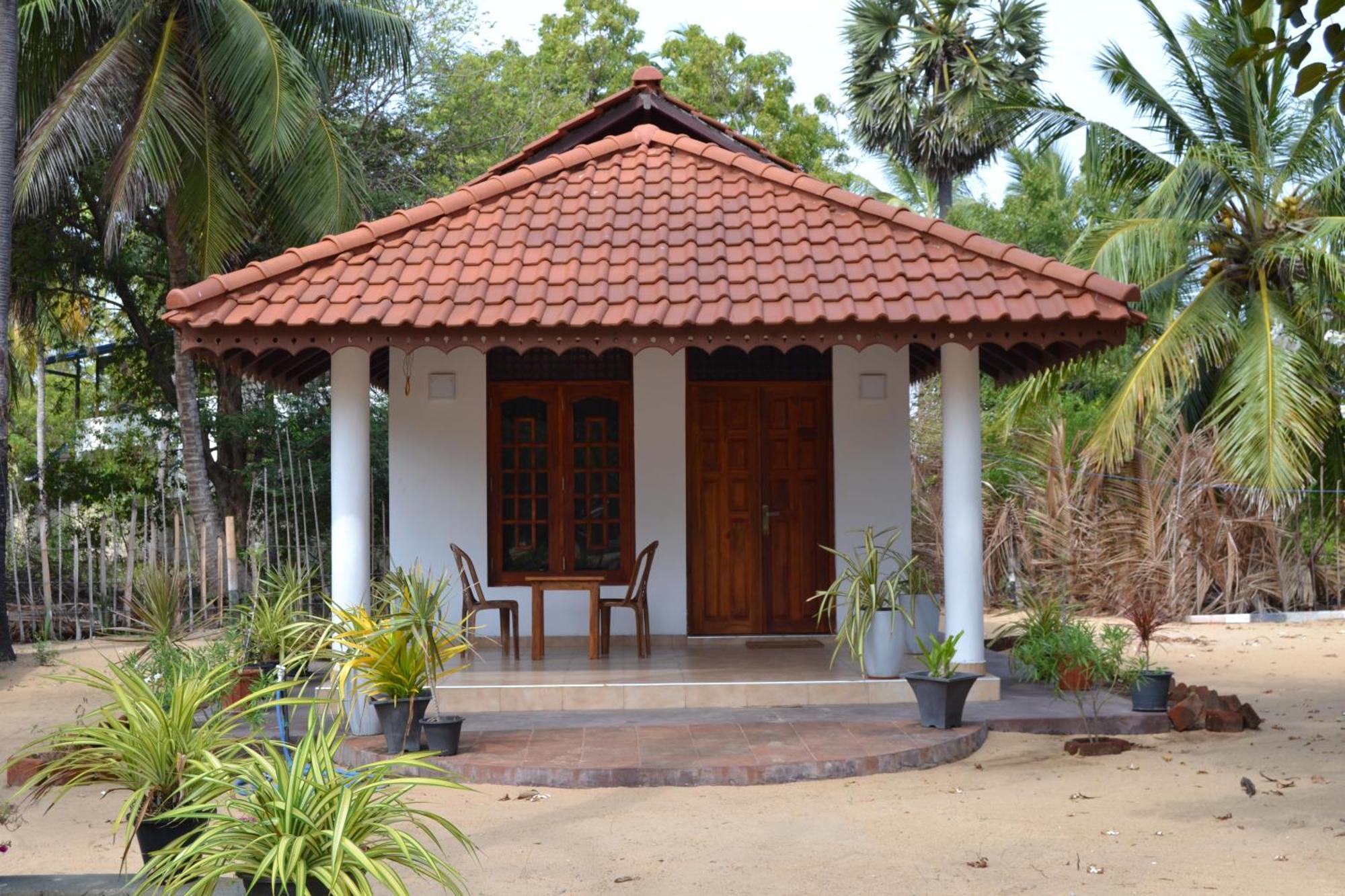 Nirukthie Beach Resort & Restaurant Kalpitiya Buitenkant foto