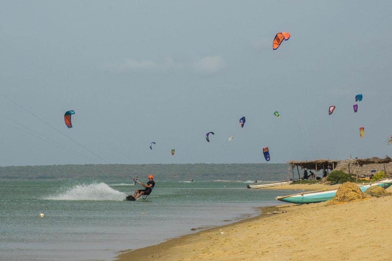 Nirukthie Beach Resort & Restaurant Kalpitiya Buitenkant foto
